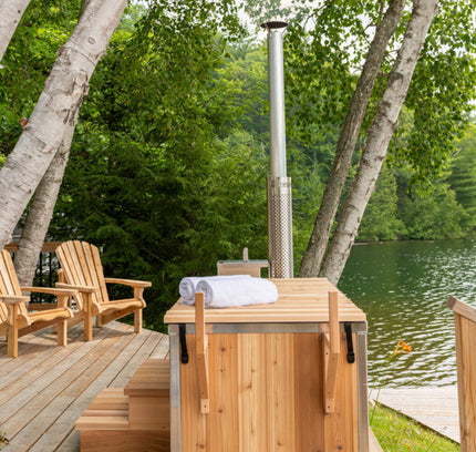 SAUNA EVOLUTION® Outdoor Red Cedar Wooden Hot Tub